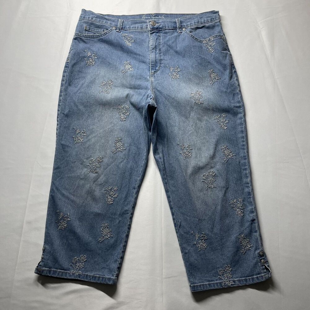 Gloria Vanderbilt Amanda Capri Jeans Embroidered Floral Blue Women Size 14